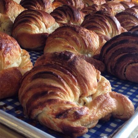 MotMot Cafe & Bakery